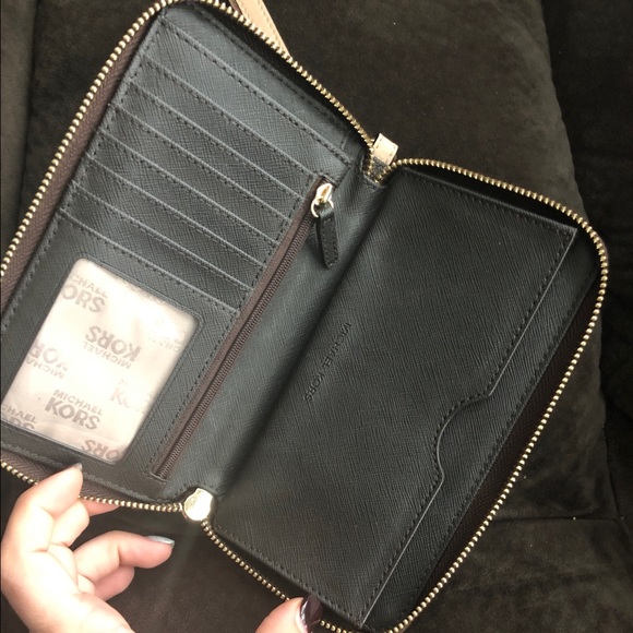 MK Wallet - Picture 3 of 4